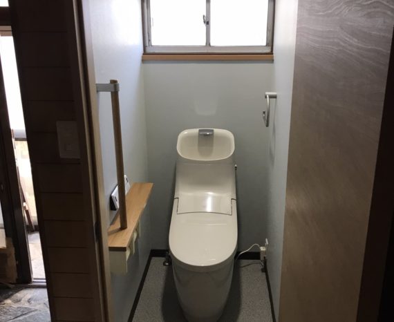 トイレの交換工事の施工写真
